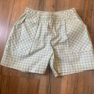 Hannah Kate boys shorts size 6